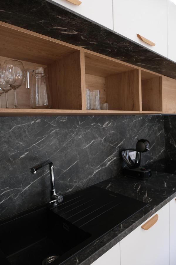 Apartments Emona Free Parking & Gym Любляна Екстериор снимка